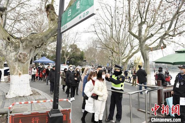杭州采取最严管控措施所有小区单位封闭管理