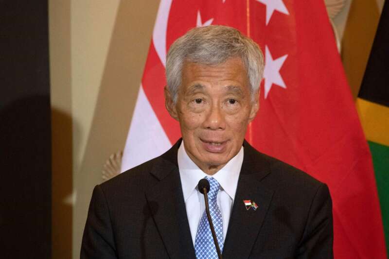 新加坡总理李显龙，通过脸书发布了自己首次感染新冠的消息